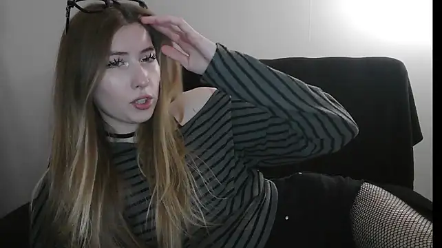 ErikaShyy's Live XXX Chat