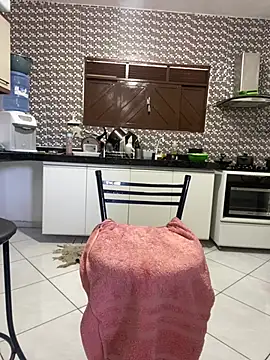 צ'אט XXX בשידור חי של moranguito_hot