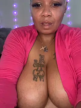 Chat XXX en directo de BIGCUMSHOW35