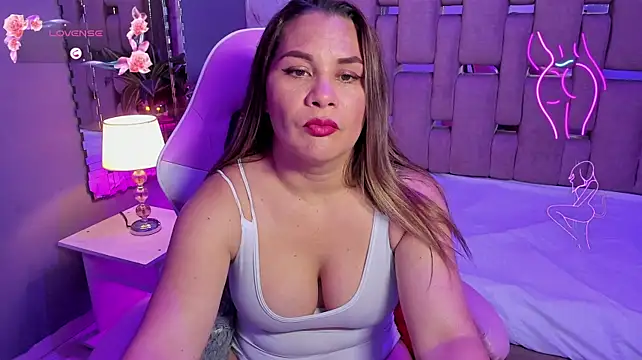 Anna-Sousa - SPREAD ASS 🍑FUCK PUSSY IN DOGGY