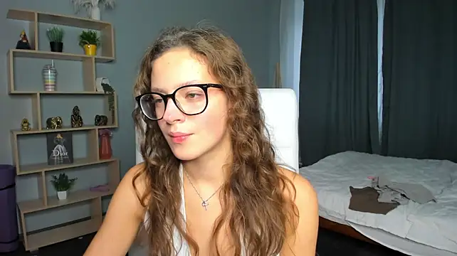 AnissaPote - I tease you with my deep cleavage