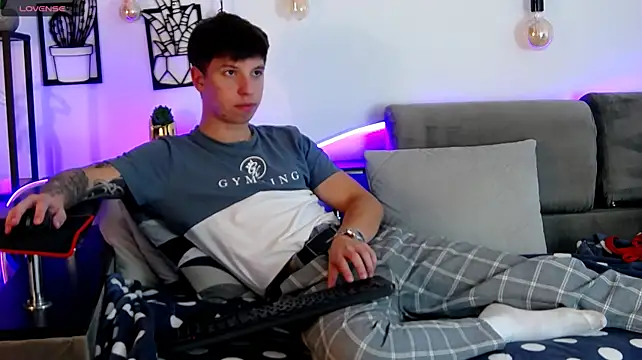 צ'אט XXX בשידור חי של ThomasEdisonn