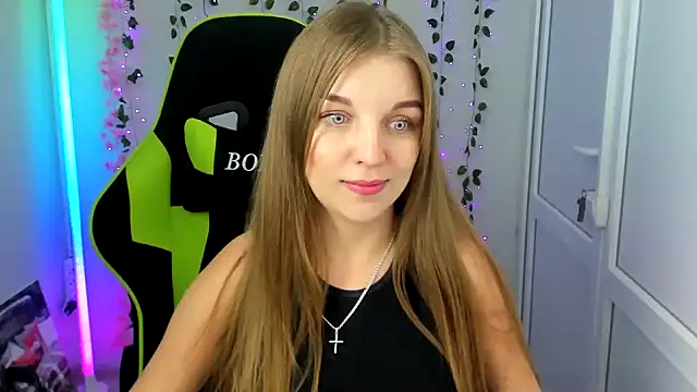 LuckyKinsley Chat XXX in diretta