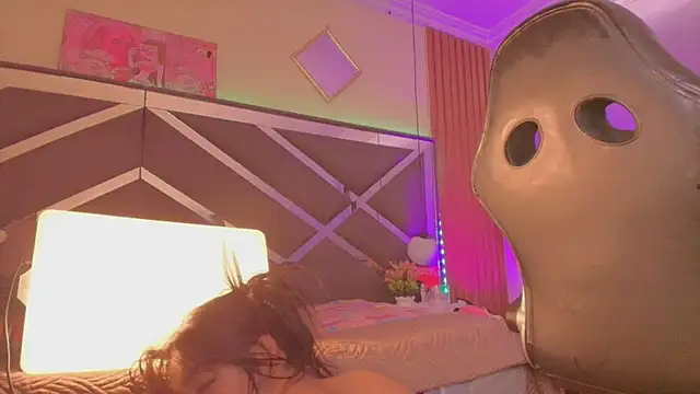 Bratz_x - Show Pussy in closeup