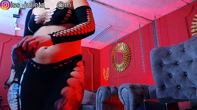 Julieta_Russell Chat XXX live