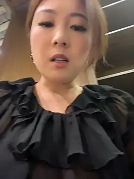 Lola666999 - 完成任务脱掉内衣漏点