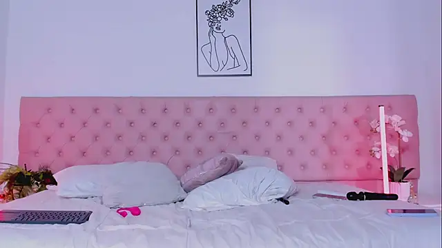 IvyRussel live XXX chat