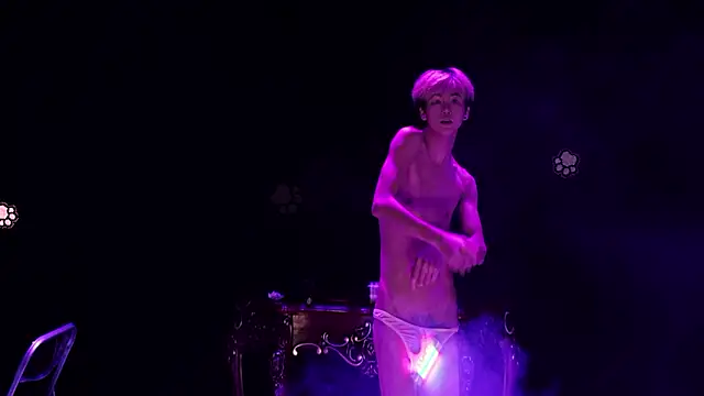 HOT-001 Live XXX-chat