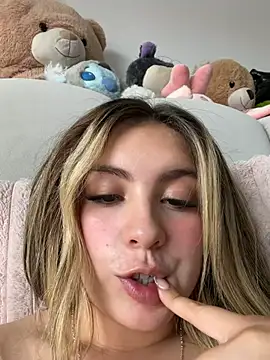 Cloee_Rainbow1 - Rub my clitoris with my fingers 👋🏼😈🔥