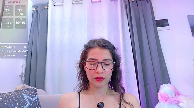 Chat +18 de Miranda_doll__ ao vivo