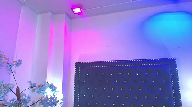 Amelie_adams - spanks very hard x 5