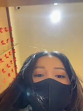 Linh_2004 live XXX chat