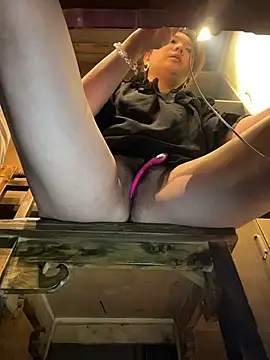 Lola666999 - 完成任务脱掉内衣漏点