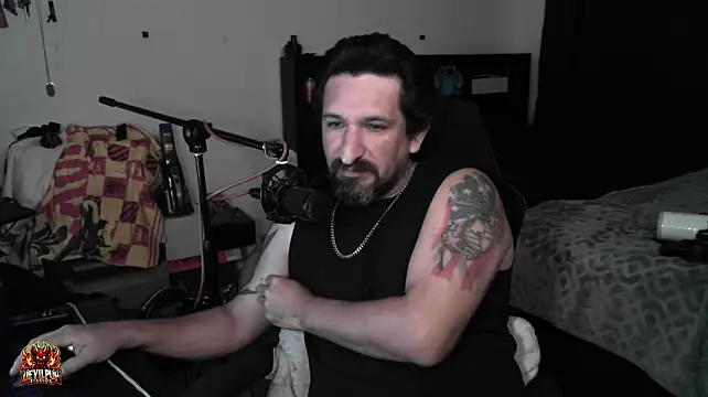 DevilPup75_ live XXX chat
