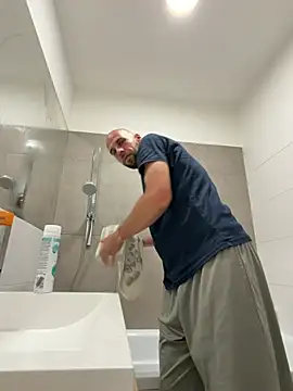 צ'אט XXX בשידור חי של _oliver_it