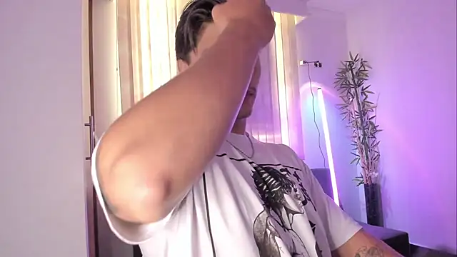 Giordano_Russo live XXX chat