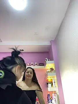 Nails_Lucia - My client puts oil on my breasts