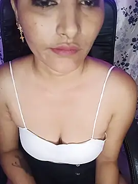 Chat +18 de Richa_Srivasrav ao vivo