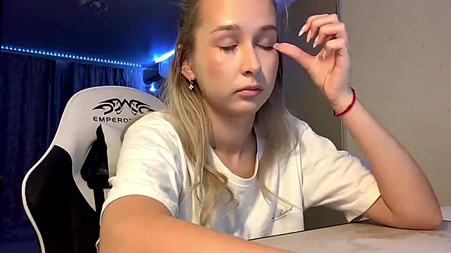 XXX chat uživo modela JoyBold