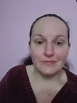 BustyLadyAlma's Live XXX Chat