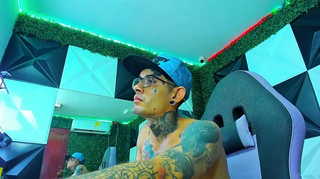 Boy_tatto77 Chat XXX in diretta