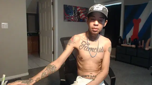 Michigan9000 Chat XXX in diretta
