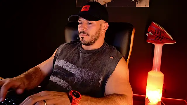 AngeloEric XXX ч ат на живо