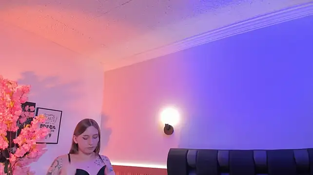 Siouxsie_cenobite - (∩^o^)⊃━☆ Naked + squirt (2 min control)