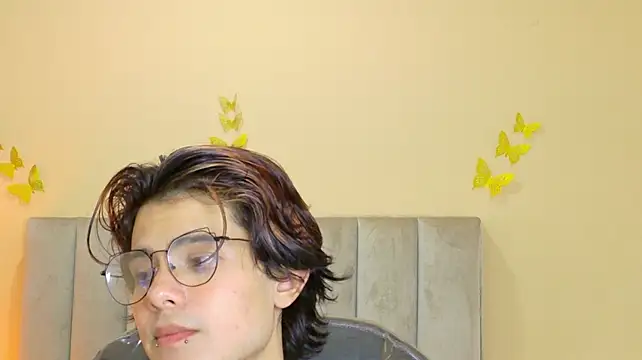 Derek_Sinn Adlı Modelin Canlı XXX Sohbeti