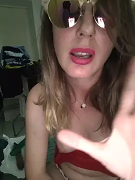 Frenchgirl - Je montre ma chatte et mon cul 😘