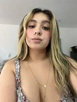 Cloee_Rainbow1 - Rub my clitoris with my fingers 👋🏼😈🔥