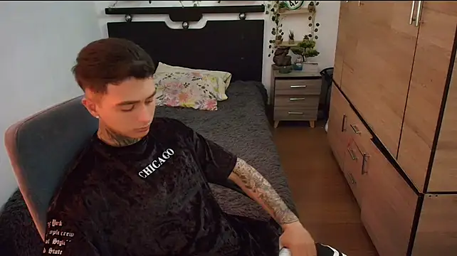 Chat XXX ao vivo de santii_ss