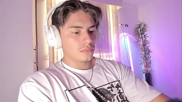Chat +18 de Giordano_Russo ao vivo