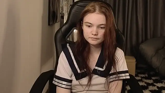 emmysmall Chat XXX live