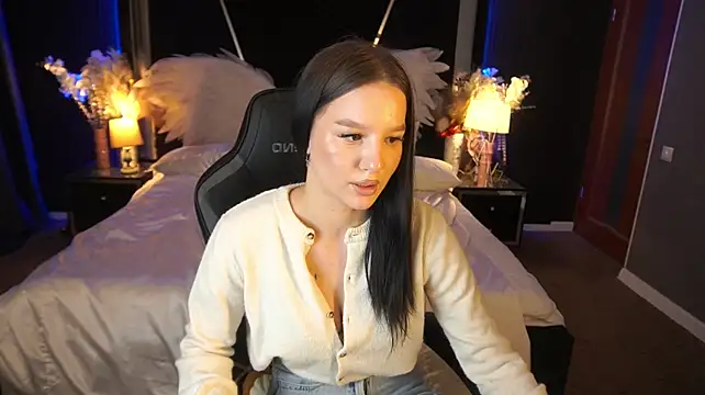 MissSonyaShy's Live XXX Chat