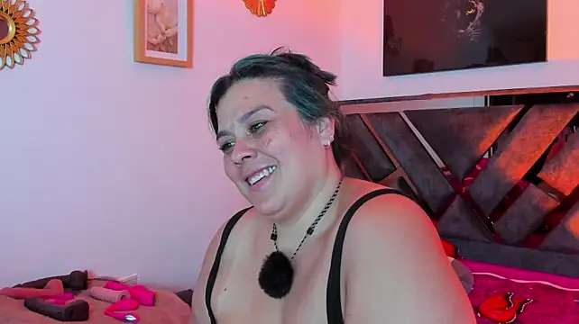Martina_Foxy01 লাইভ XXX চ্যাট