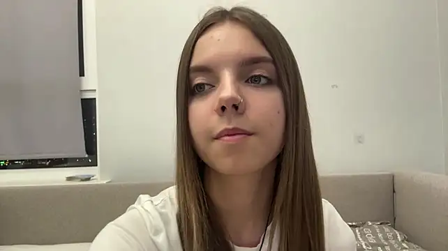 LisaPorse - show belly + air kiss