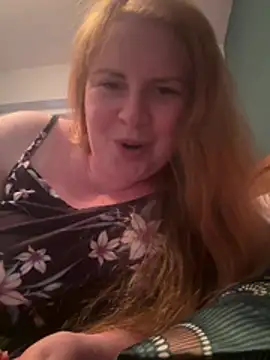 Curvy-GingeXX - Topless (5 mins)