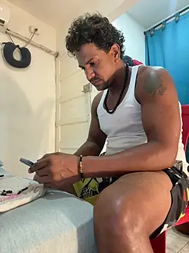 Chat +18 de bigdick211292 ao vivo