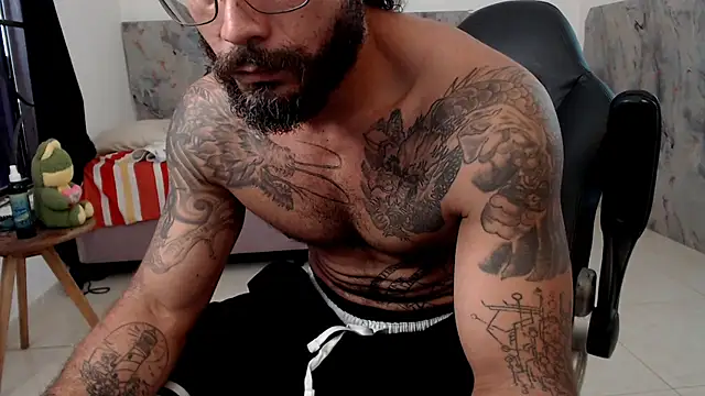 צ'אט XXX בשידור חי של hanz_col