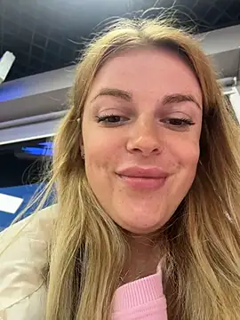 HarrietDart – Naživo XXX chat