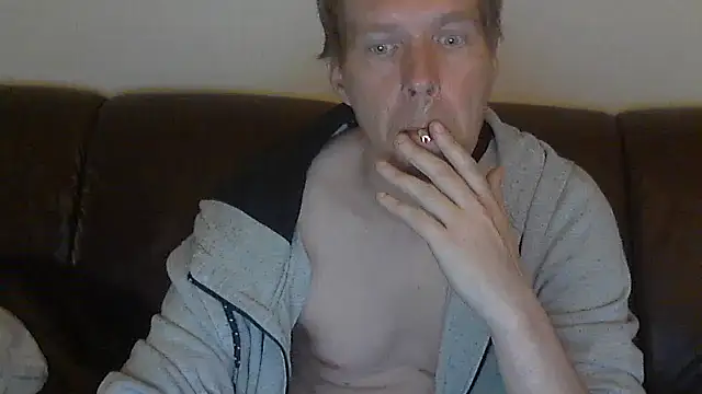 2small4you83 live XXX chat