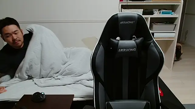 takajiru XXX чат на живо