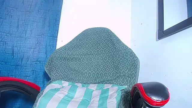 leandrohurtado69 Adlı Modelin Canlı XXX Sohbeti