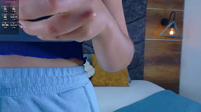 AnnieRouse__ - WANNA LOOK UNDER MY SKIRT?🙈