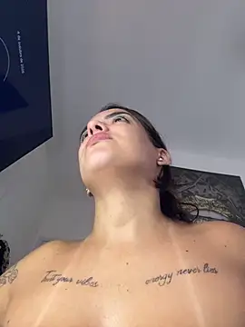 Show de Srta_Jhenny na webcam
