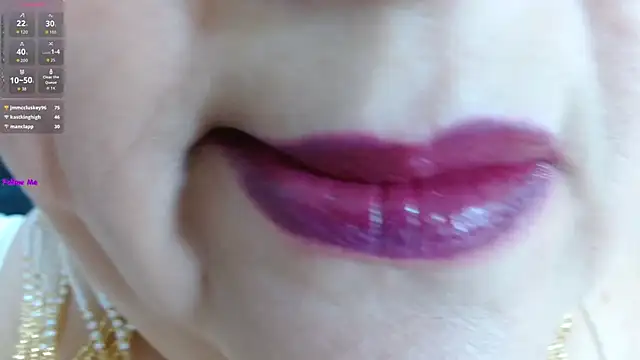 Chat +18 de Kerly_Doll ao vivo