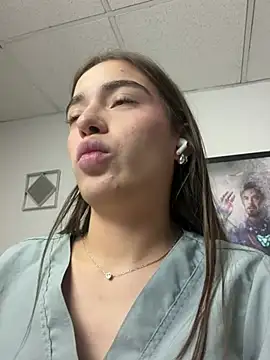 Chat +18 de Sweet_Milaa1 ao vivo