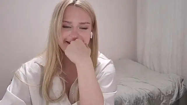 BloomMoon's Live XXX Chat