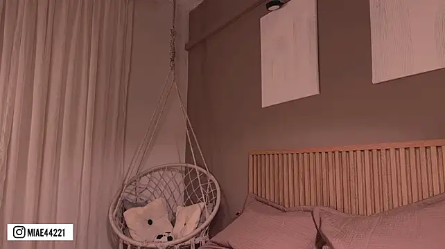 Chatroom XXX en direct de Little_Emma_11
